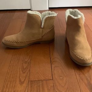 Old navy “UGG” style low boots. Worn once